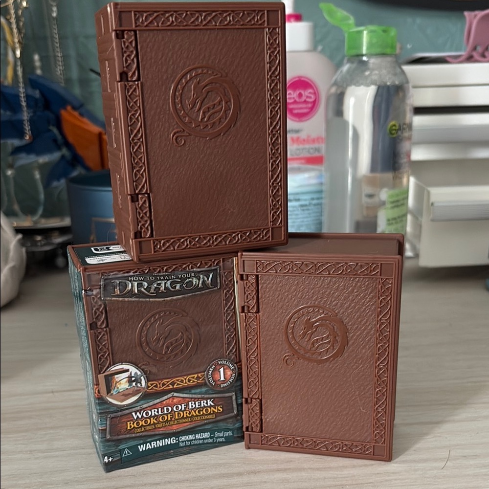 World of Berk Book of Dragons Set